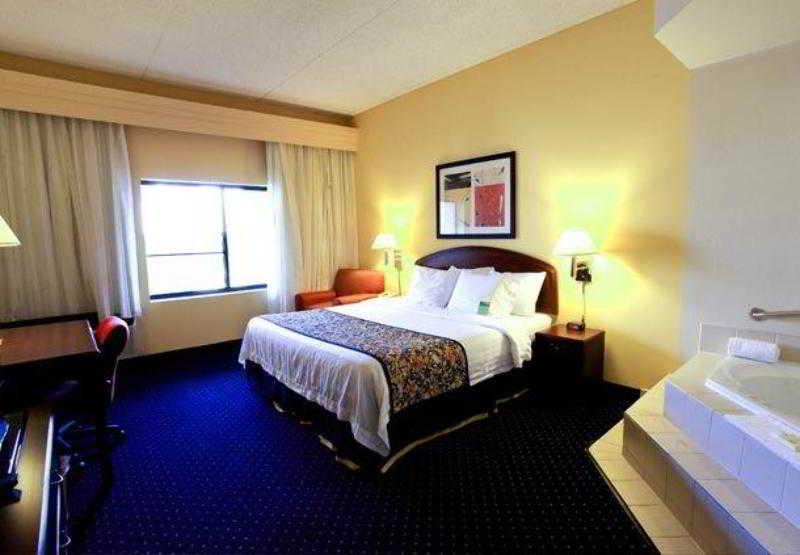 Отель Courtyard Detroit Брайтон Номер фото